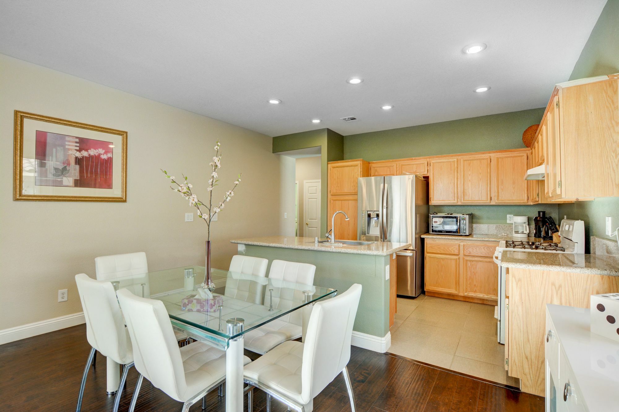 Luxurious 3br 10min To Vegas Strip Apartment *