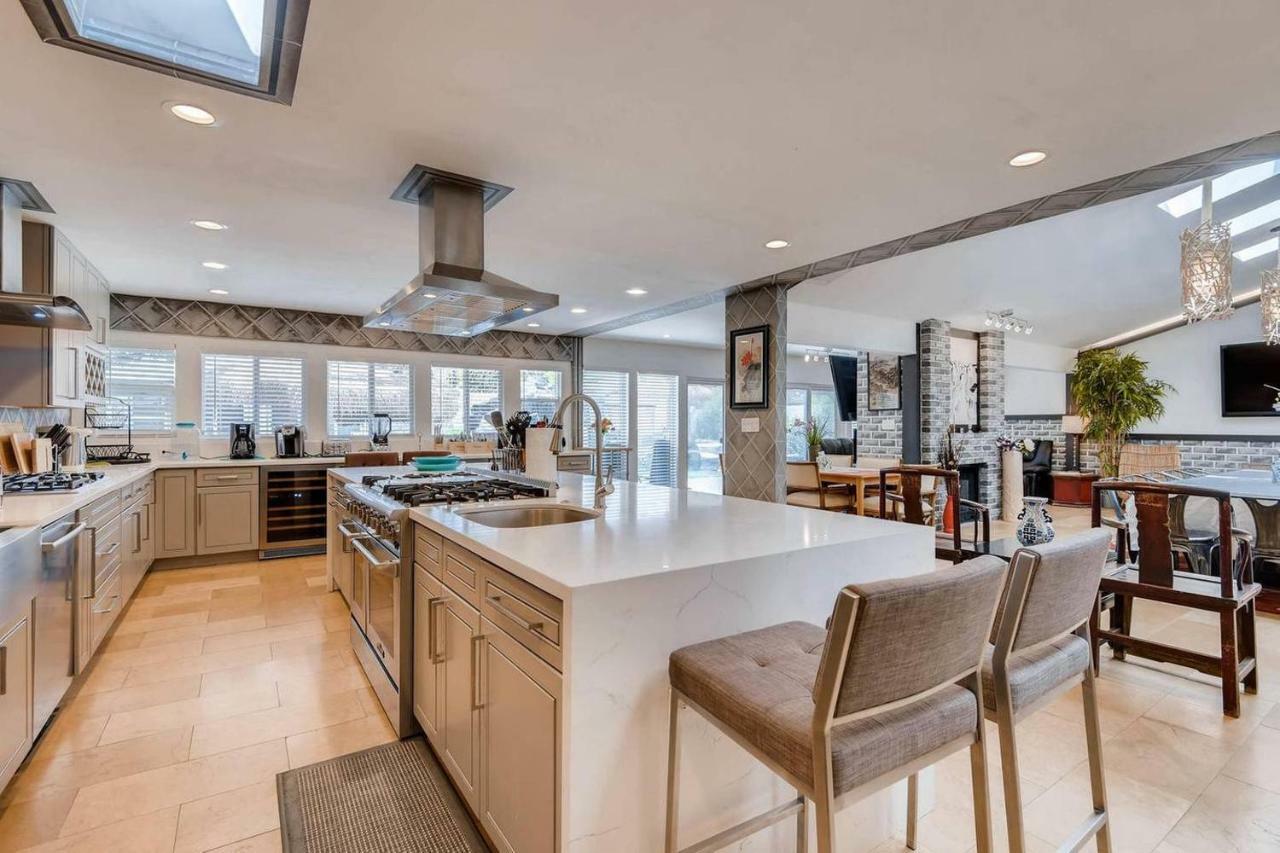 7bd 5ba Mansion W/ Lazy River Hot Tub Sleeps 26 Holiday home Las Vegas