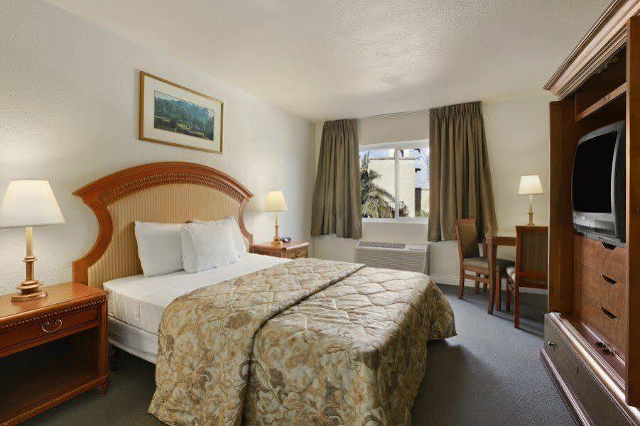 Super 8 By Wyndham Vegas North Strip/fremont St. Area Las Vegas