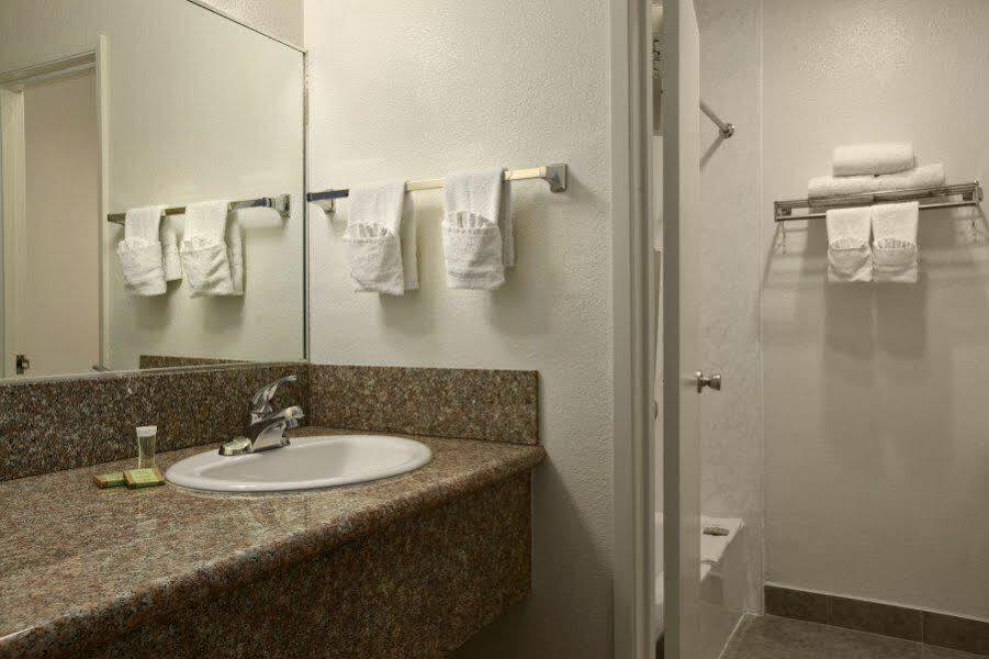 Super 8 By Wyndham Vegas North Strip/fremont St. Area 2* Las Vegas