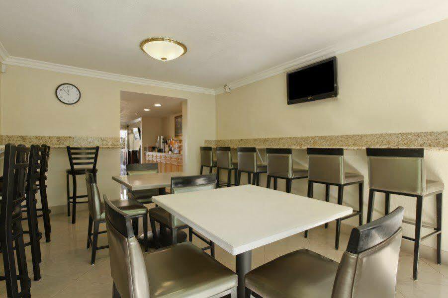 Super 8 By Wyndham Vegas North Strip/fremont St. Area Hotel Las Vegas