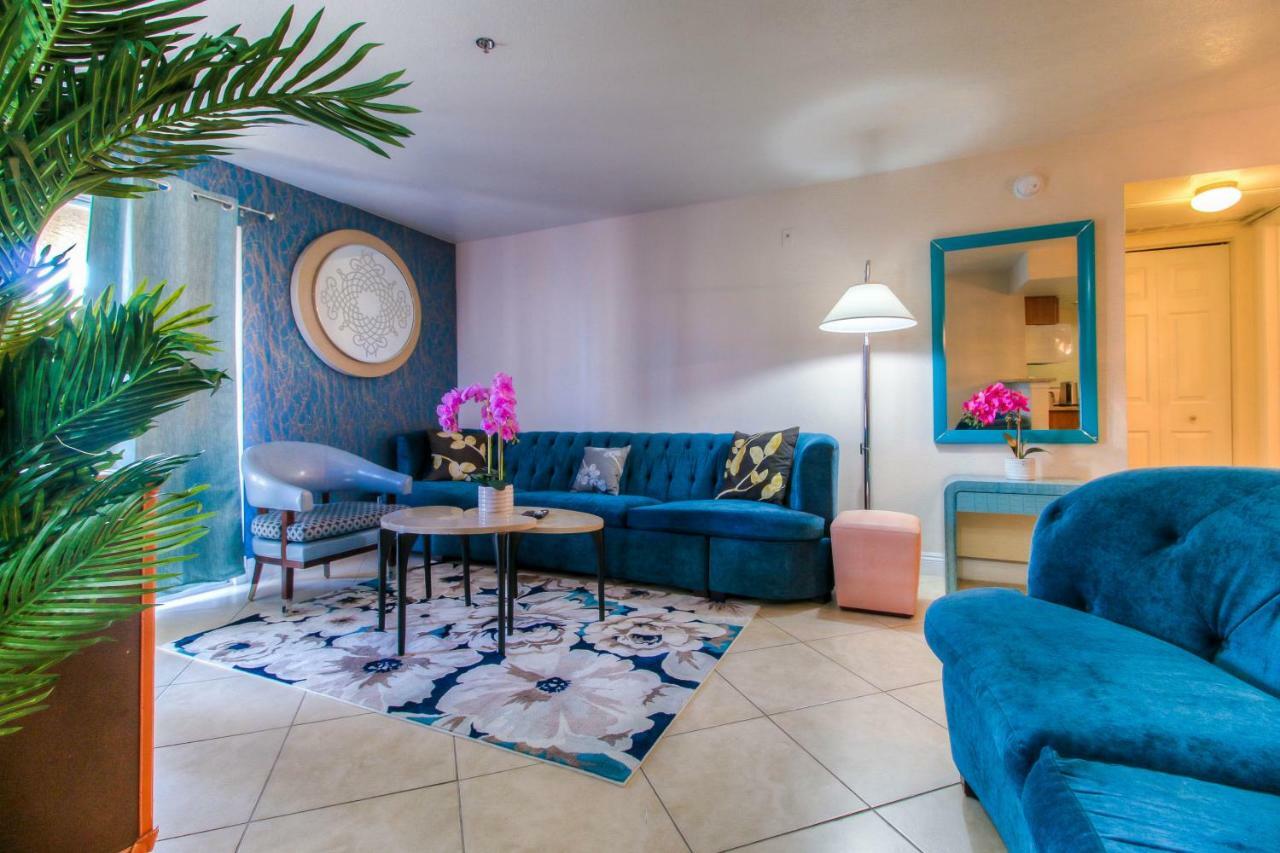 Strip View Ultra Modern Apartment Las Vegas