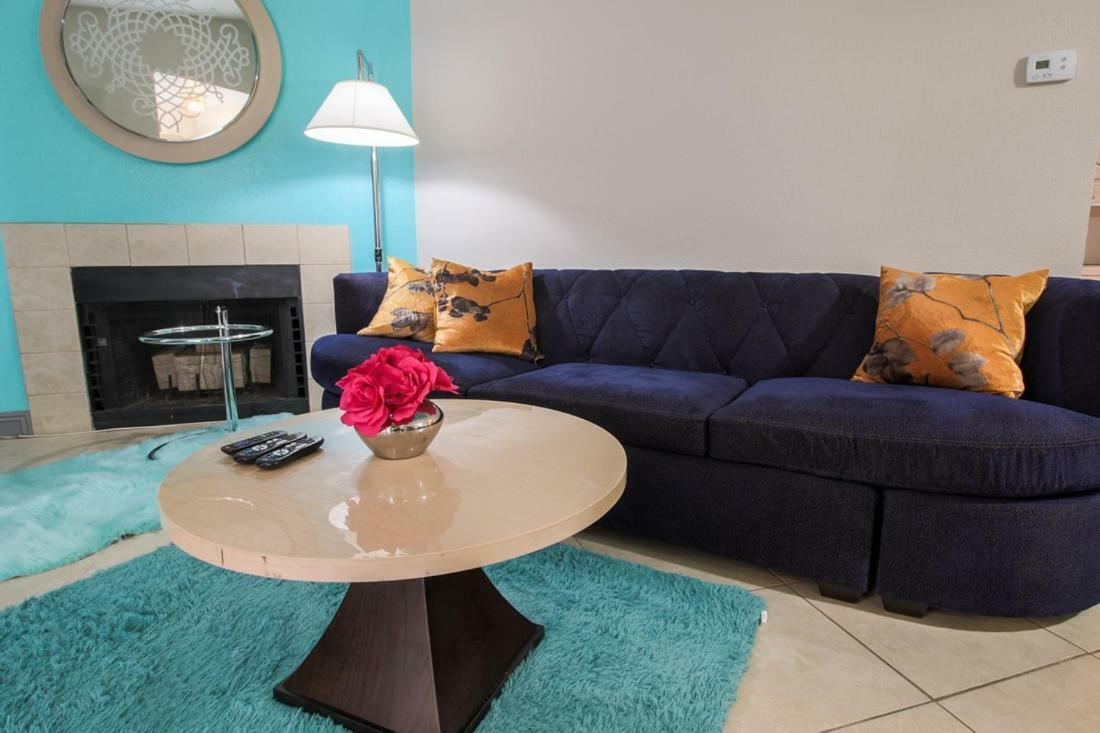 Strip View Luxury Apartment Las Vegas