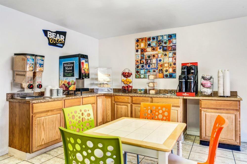 Travelodge By Wyndham Vegas Center Strip 2* Las Vegas
