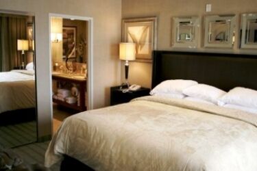 Express & Vegas Sw Springvalley By Ihg Hotel 3*