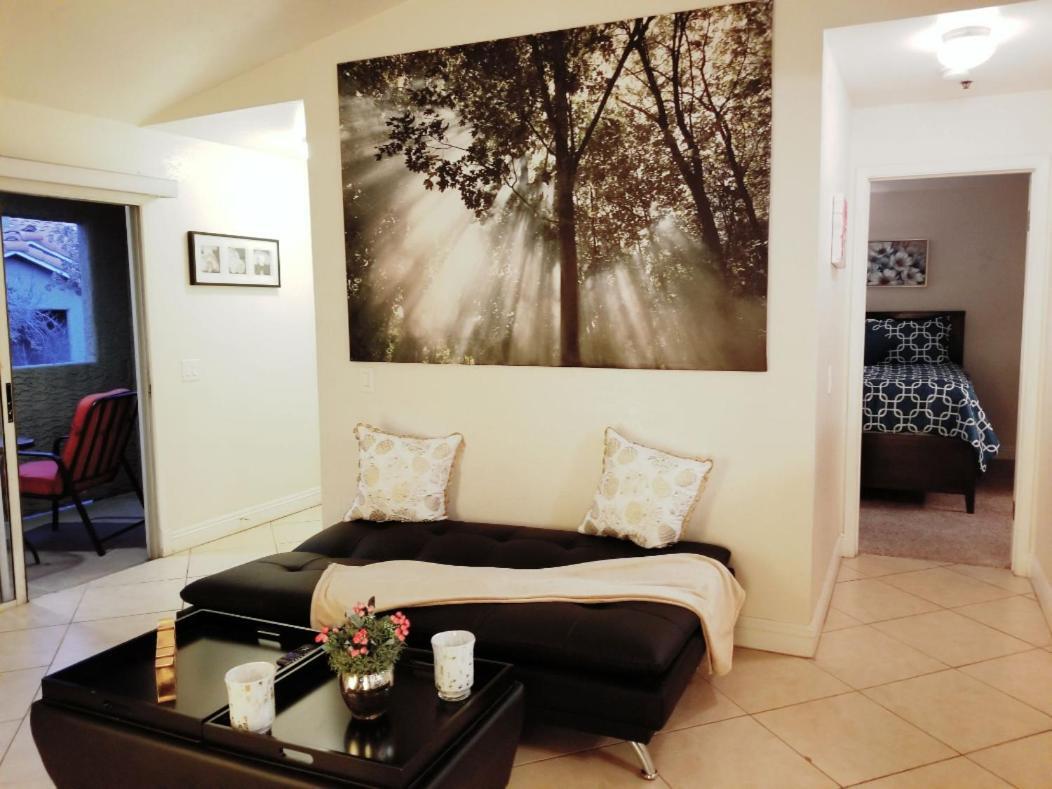 Apartment Lovely Condo! Walking Distance To The Strip With Pool And *