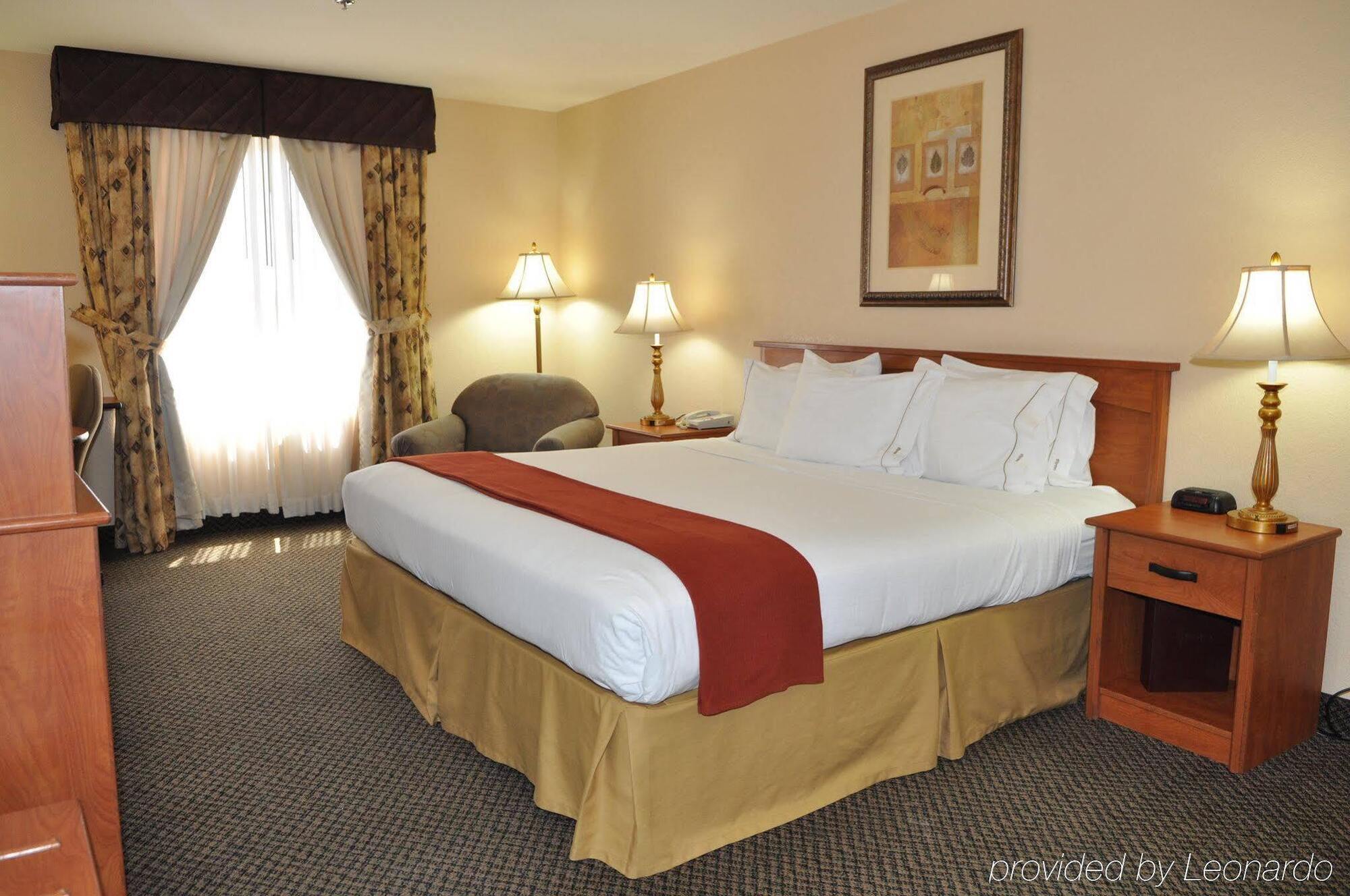Express Vegas-nellis By Ihg Hotel Las Vegas