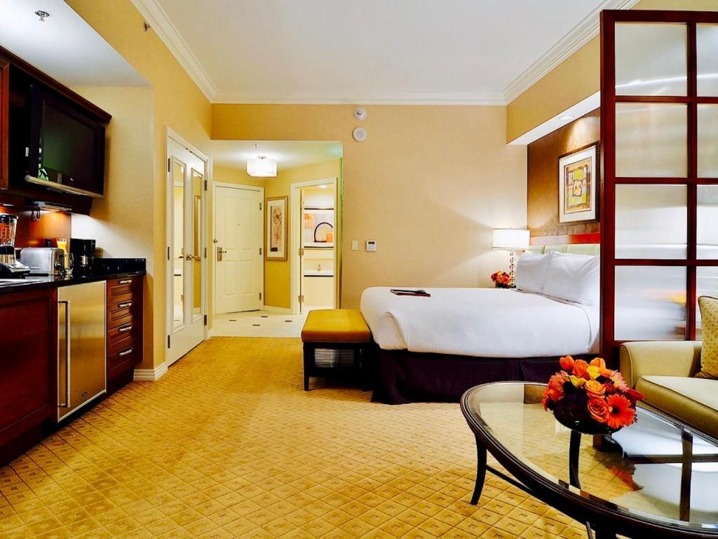 Abz Signature Aparthotel 4*
