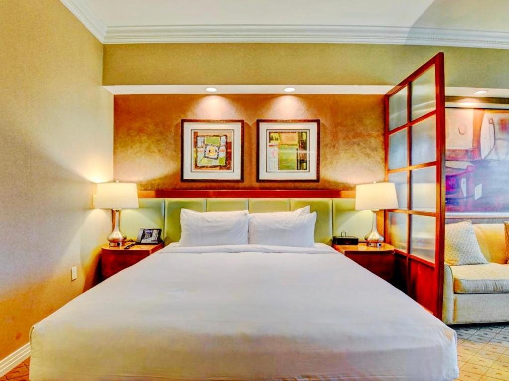 Abz Signature Aparthotel 4*
