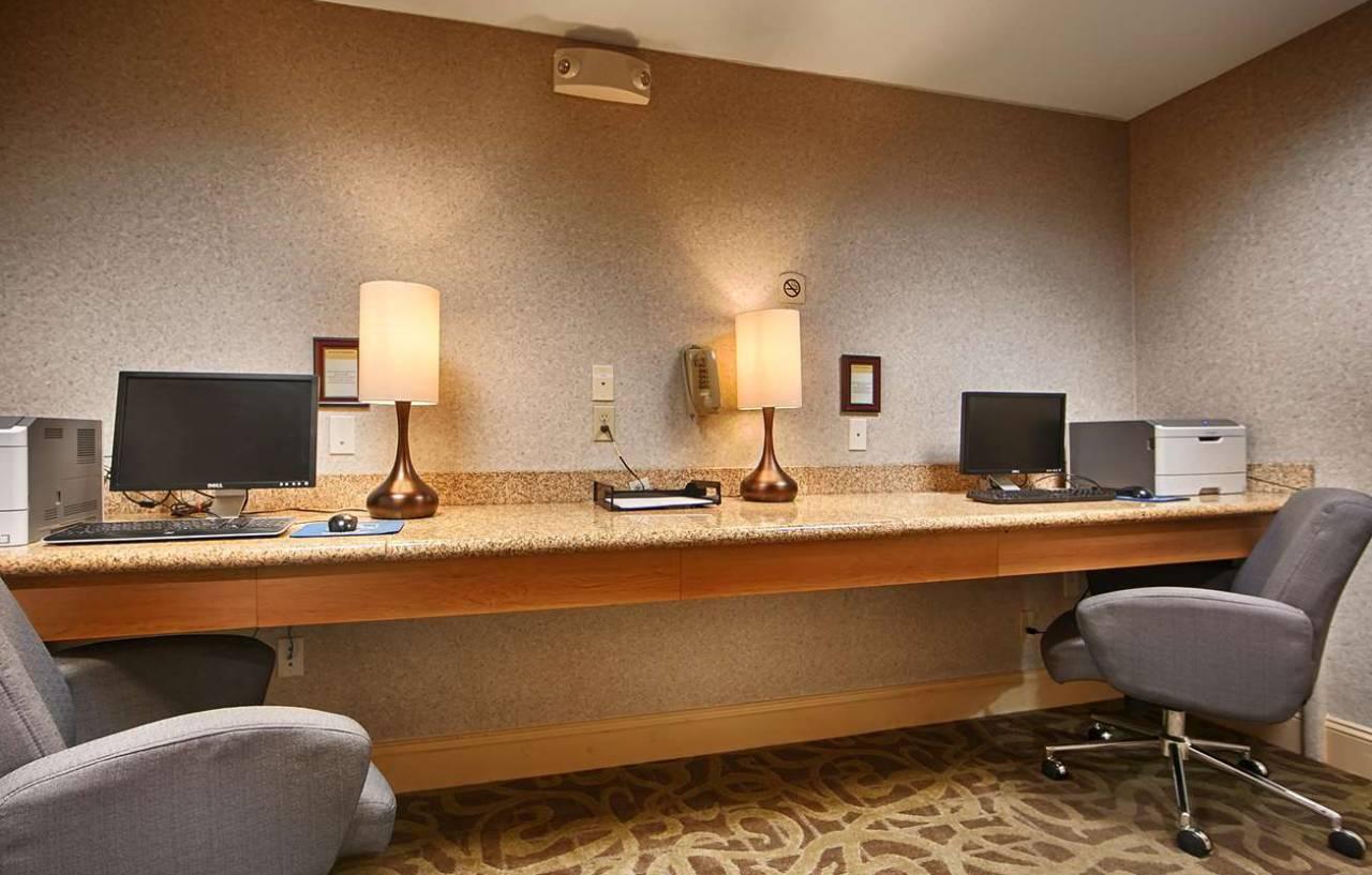 Western North Vegas & Hotel 3*
