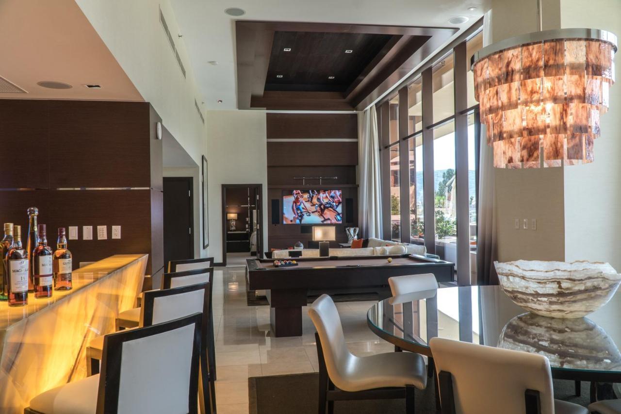 Hotel Red Rock Casino, And By Suiteness