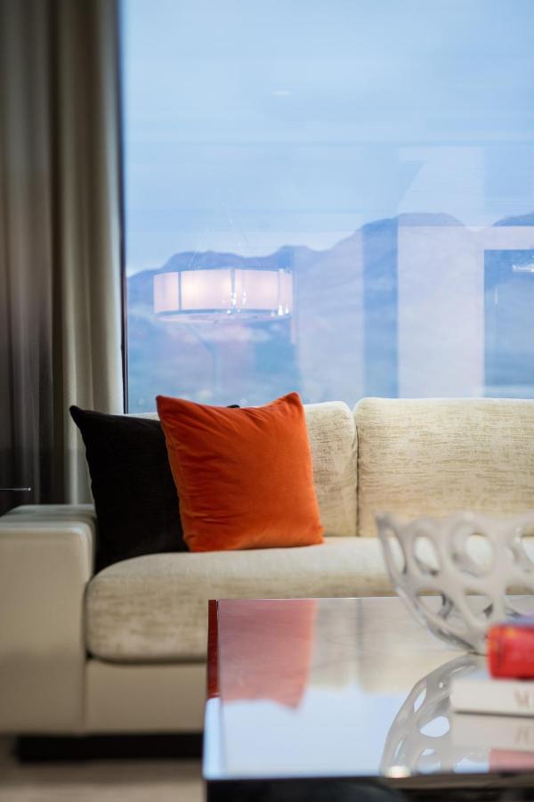 Hotel Red Rock Casino, And By Suiteness