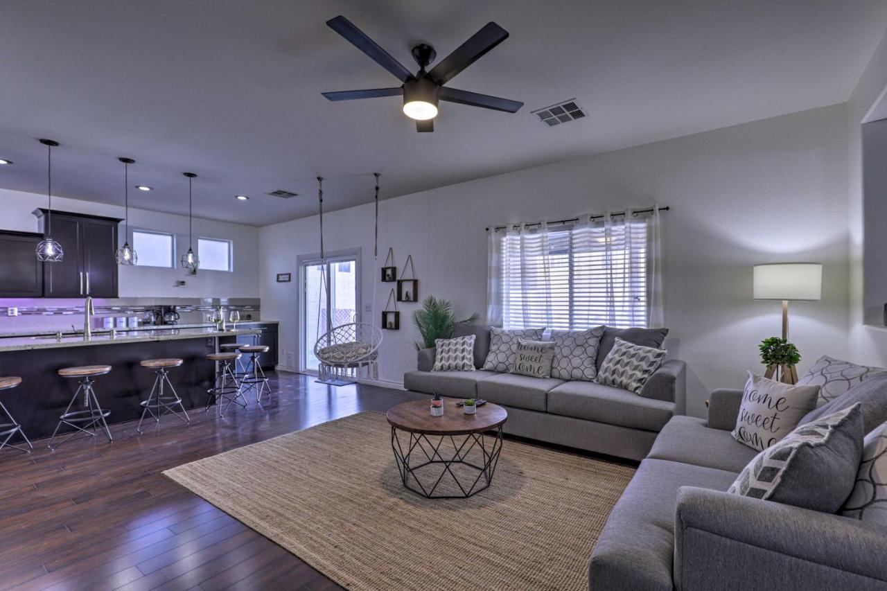 Holiday home Luxurious Vegas Digs Hot Tub, Bbq, Cabana And More! Las Vegas