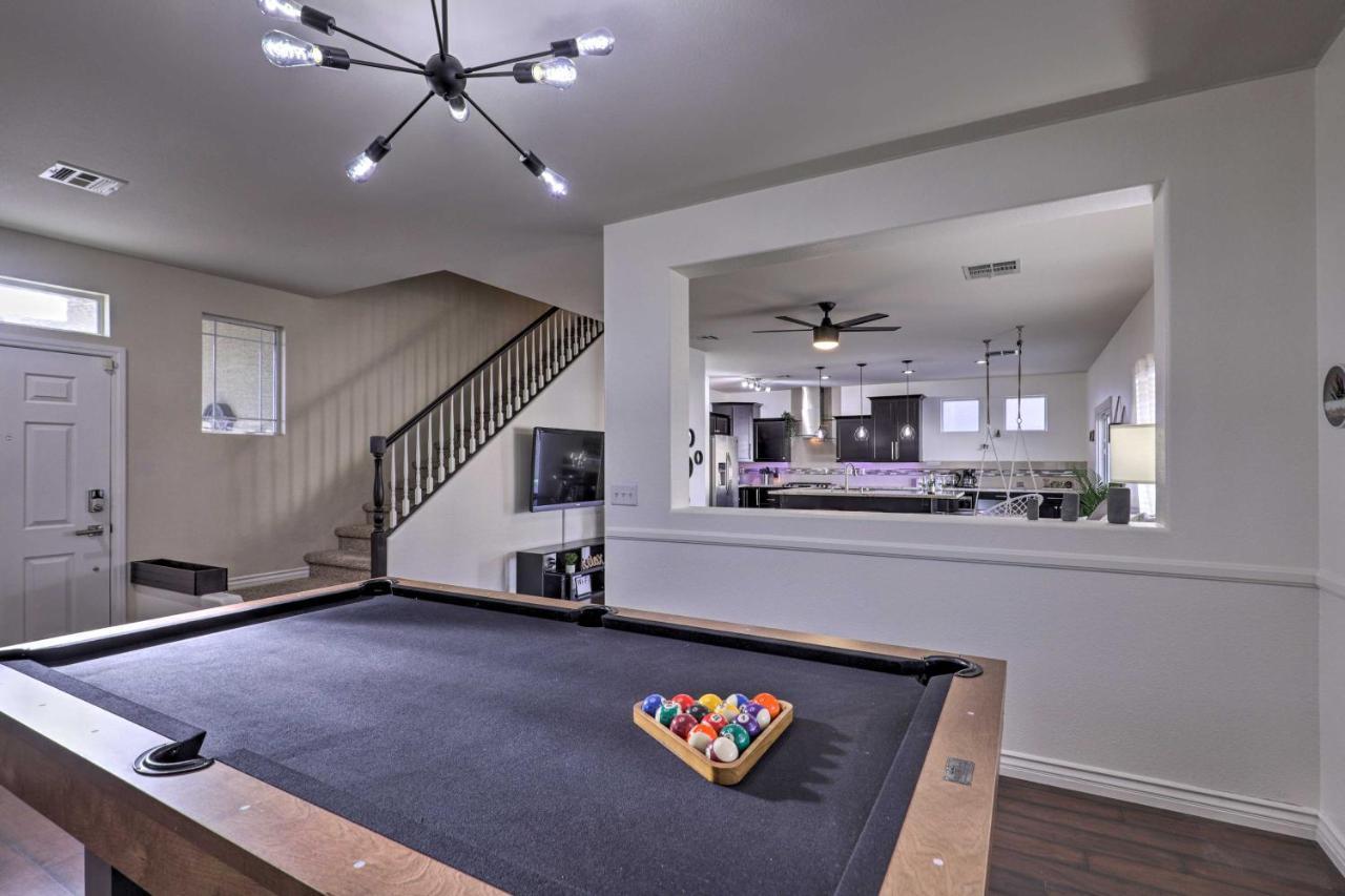 Luxurious Vegas Digs Hot Tub, Bbq, Cabana And More! Holiday home *