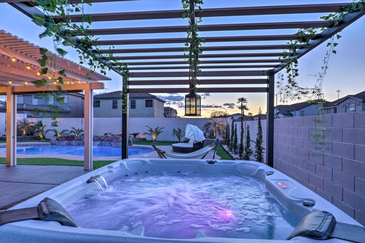 Luxurious Vegas Digs Hot Tub, Bbq, Cabana And More! Holiday home *