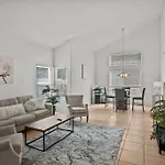 Work, Life, Luxury! Luxe Vegas Home W Firepit+Pool