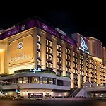 The Cromwell Hotel & Casino (Adults Only)