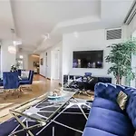 Elegant Corner 2 Bedroom Condo With Floor To Ceiling Windows