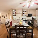 Home Suite In Perfect Location