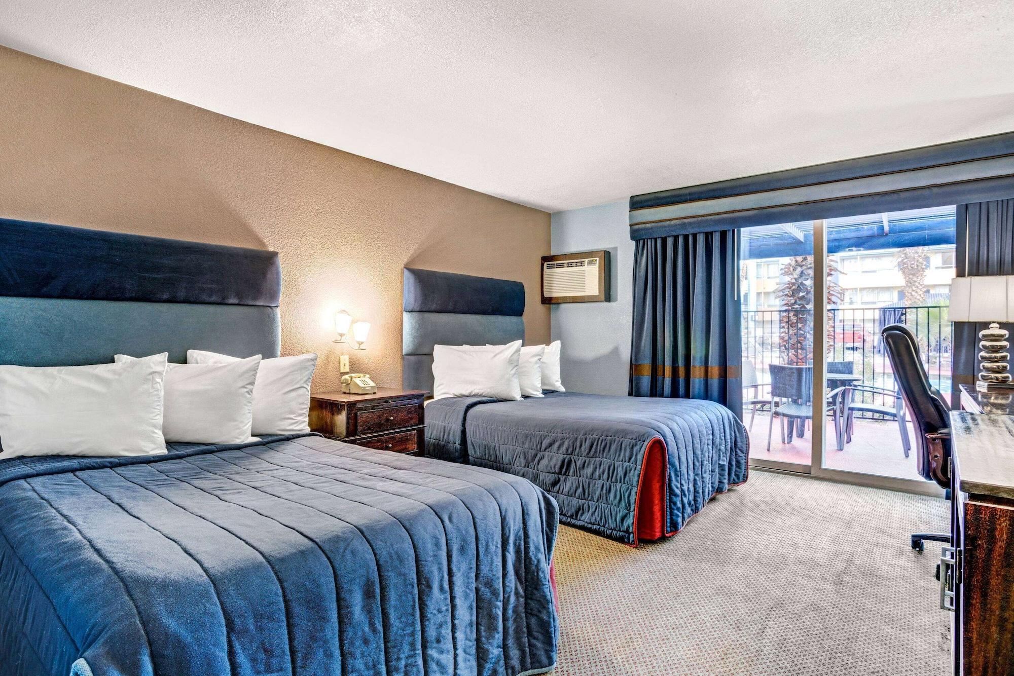 Travelodge By Wyndham Vegas Center Strip 2* Las Vegas