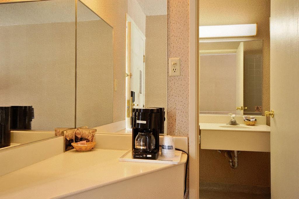 Motel Travelodge By Wyndham Vegas Center Strip 2*
