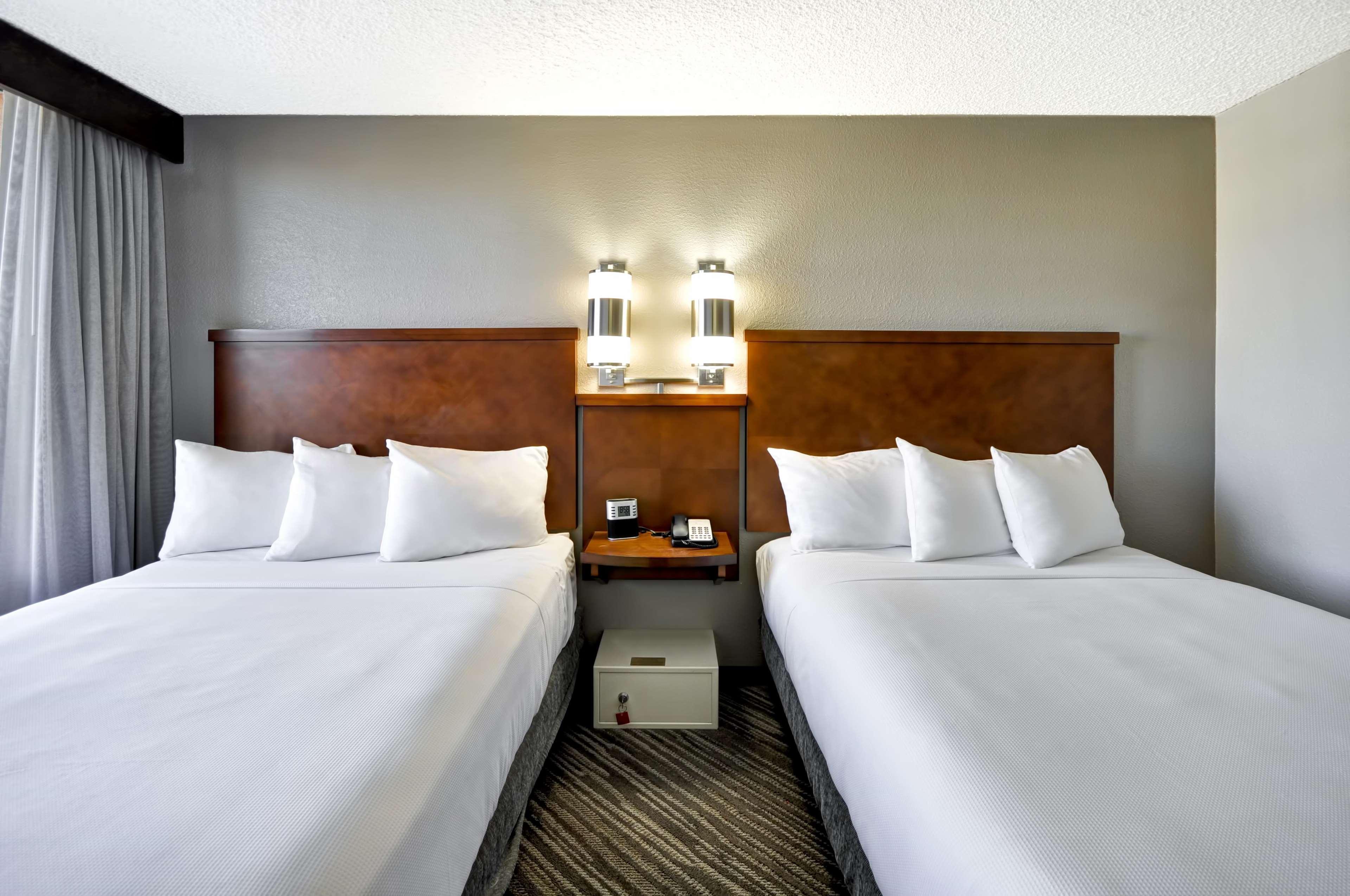 Hyatt Place Vegas Hotel 3*
