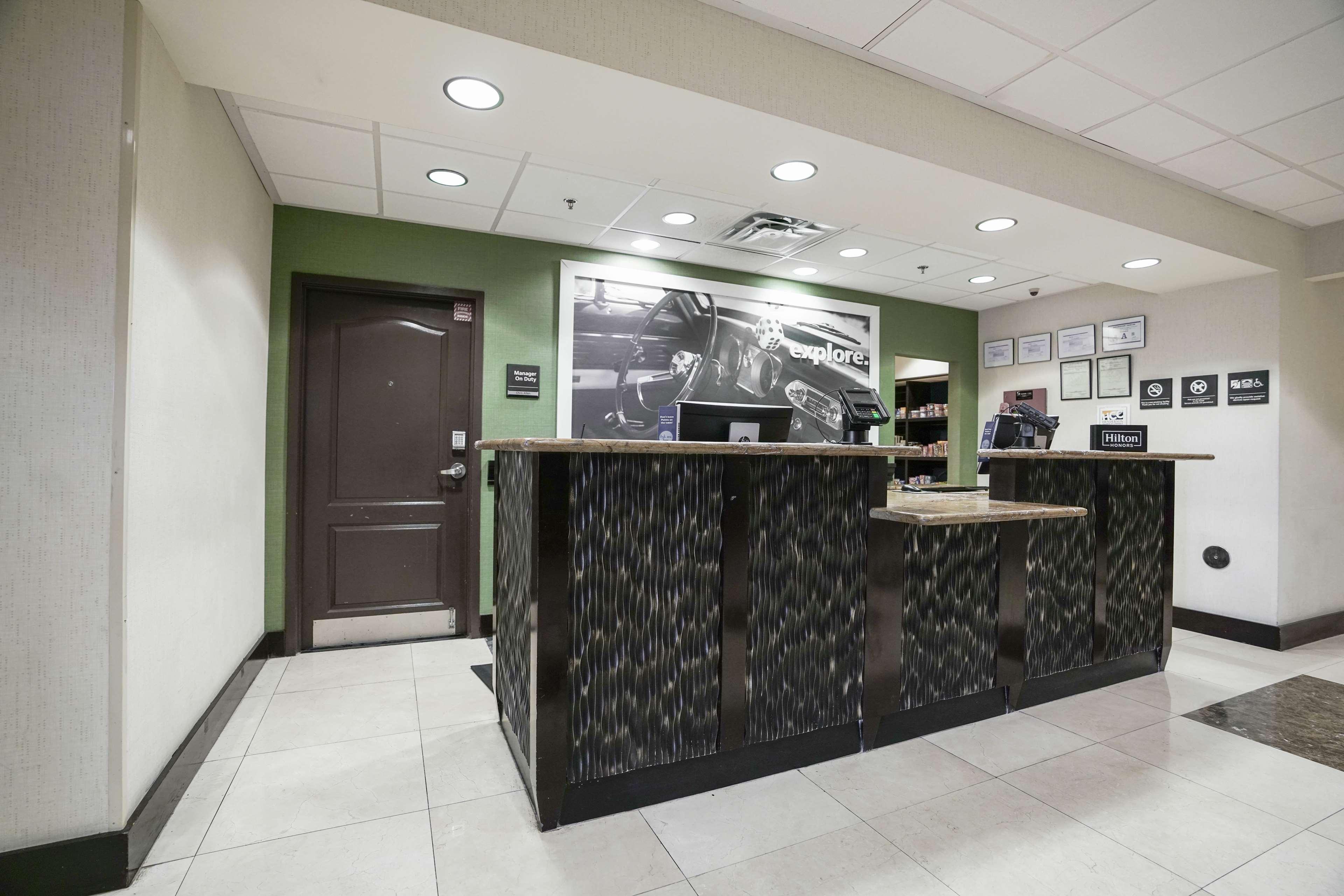 Hampton & Vegas Airport Hotel 3*