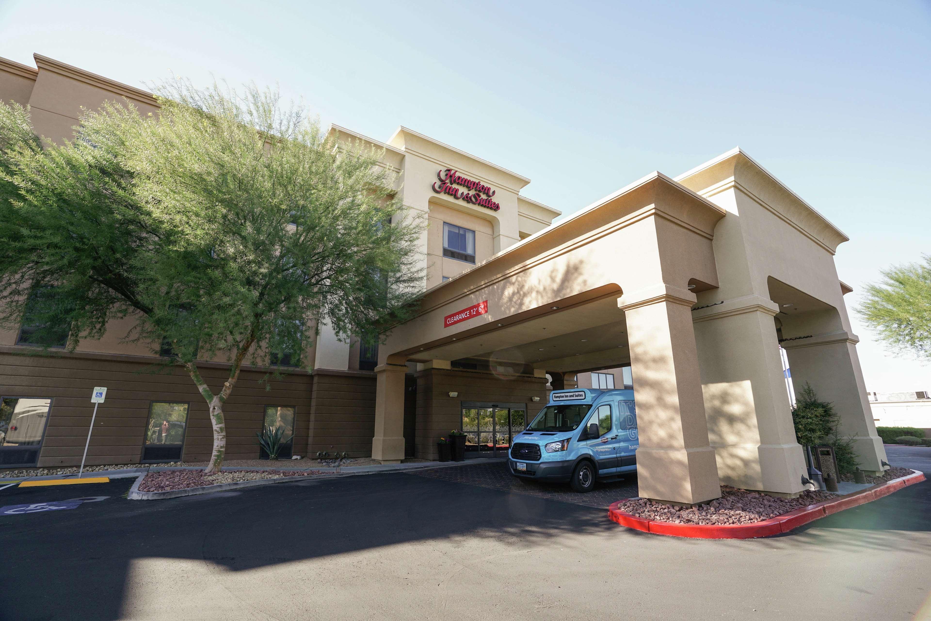 Hampton & Vegas Airport Hotel