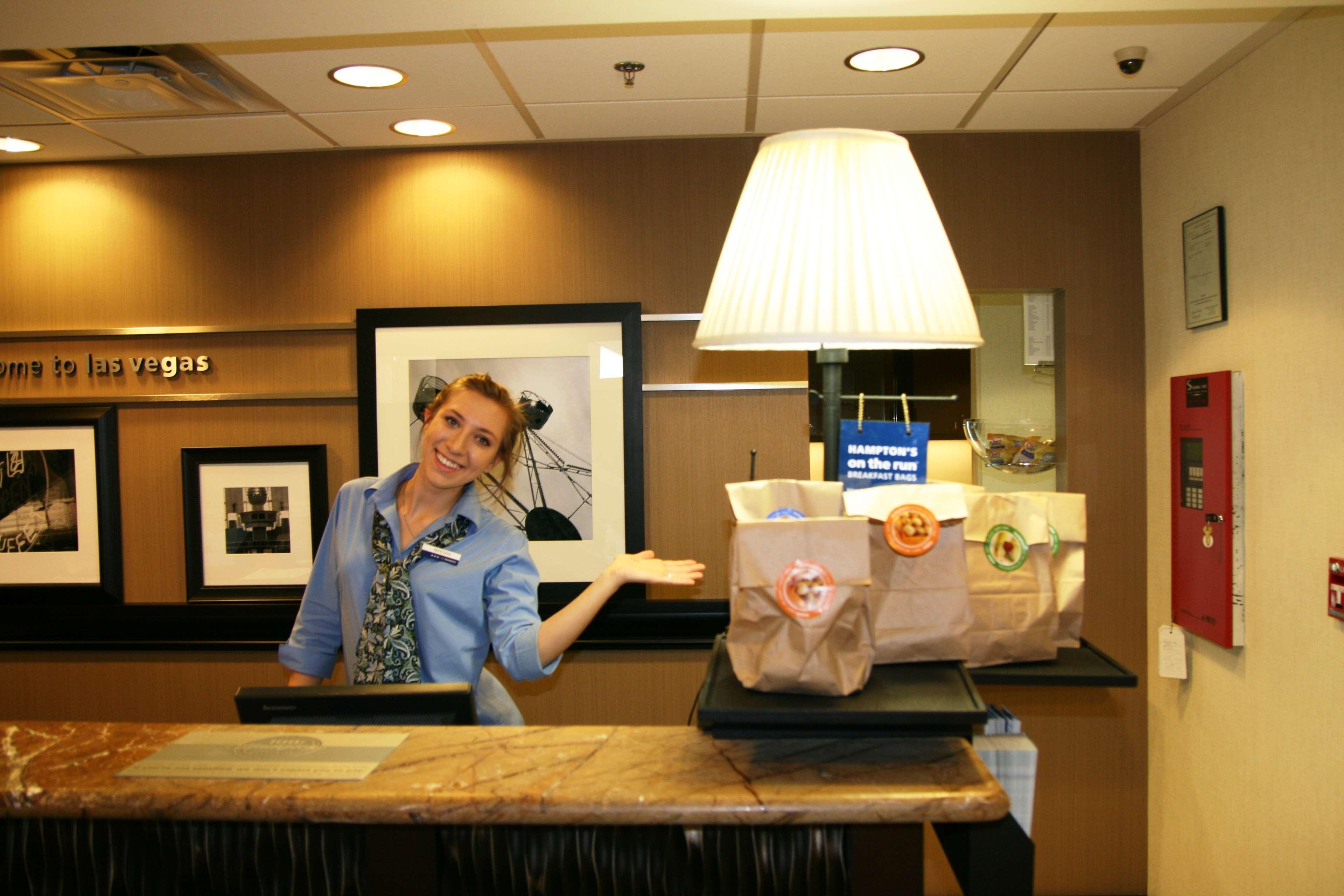 Hampton & Vegas Airport Hotel