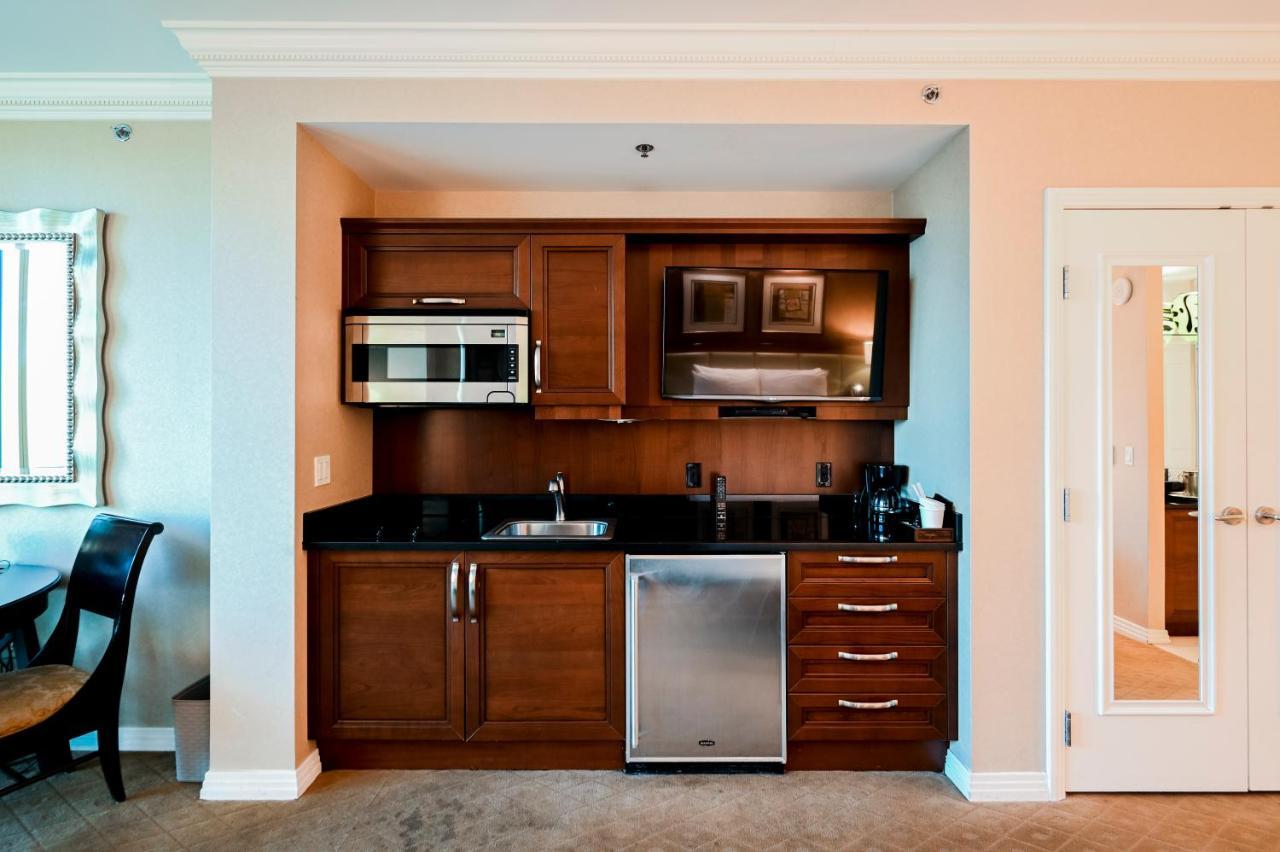 Stripviewsuites Two-bedroom Conjoined At Signature Mgm