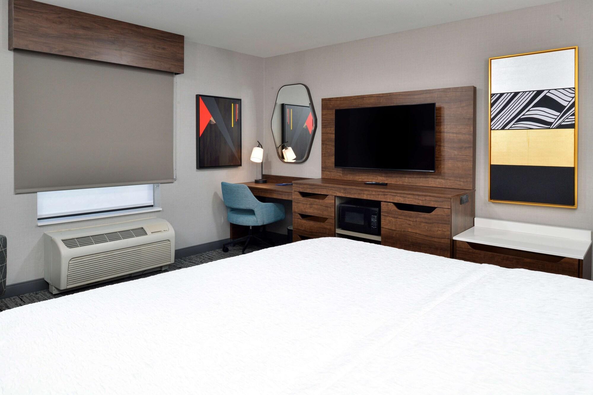 Hampton & Vegas Airport 3*