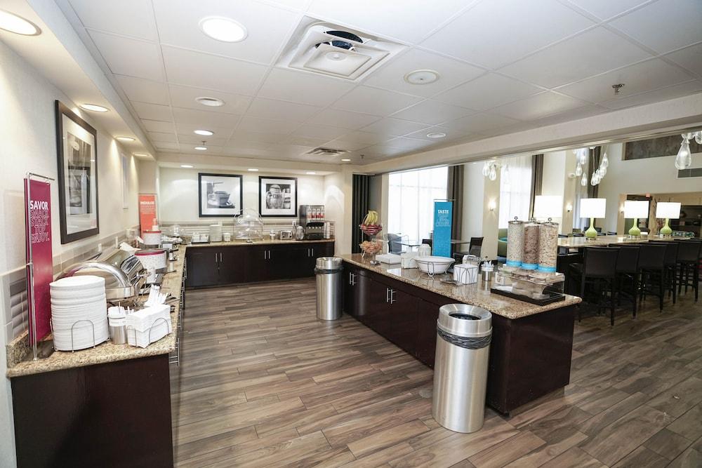 Hampton & Vegas Airport 3*