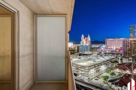 Holiday home Mgm Signature-15-717 F1 Track & Strip View Balcony Las Vegas