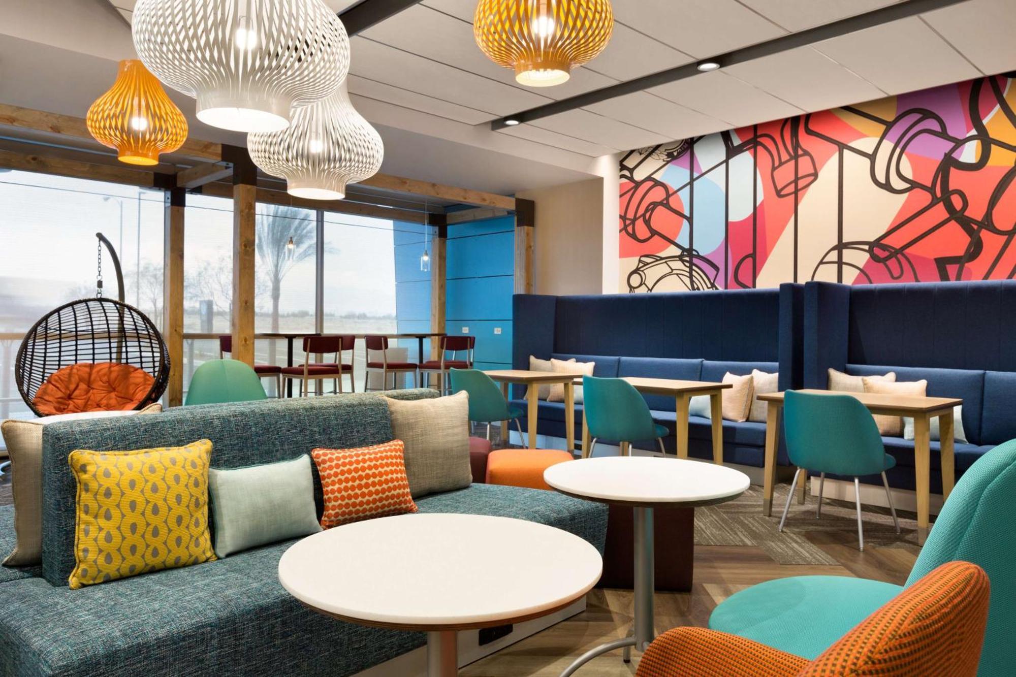 Tru By Hilton Vegas Airport Nv 3*