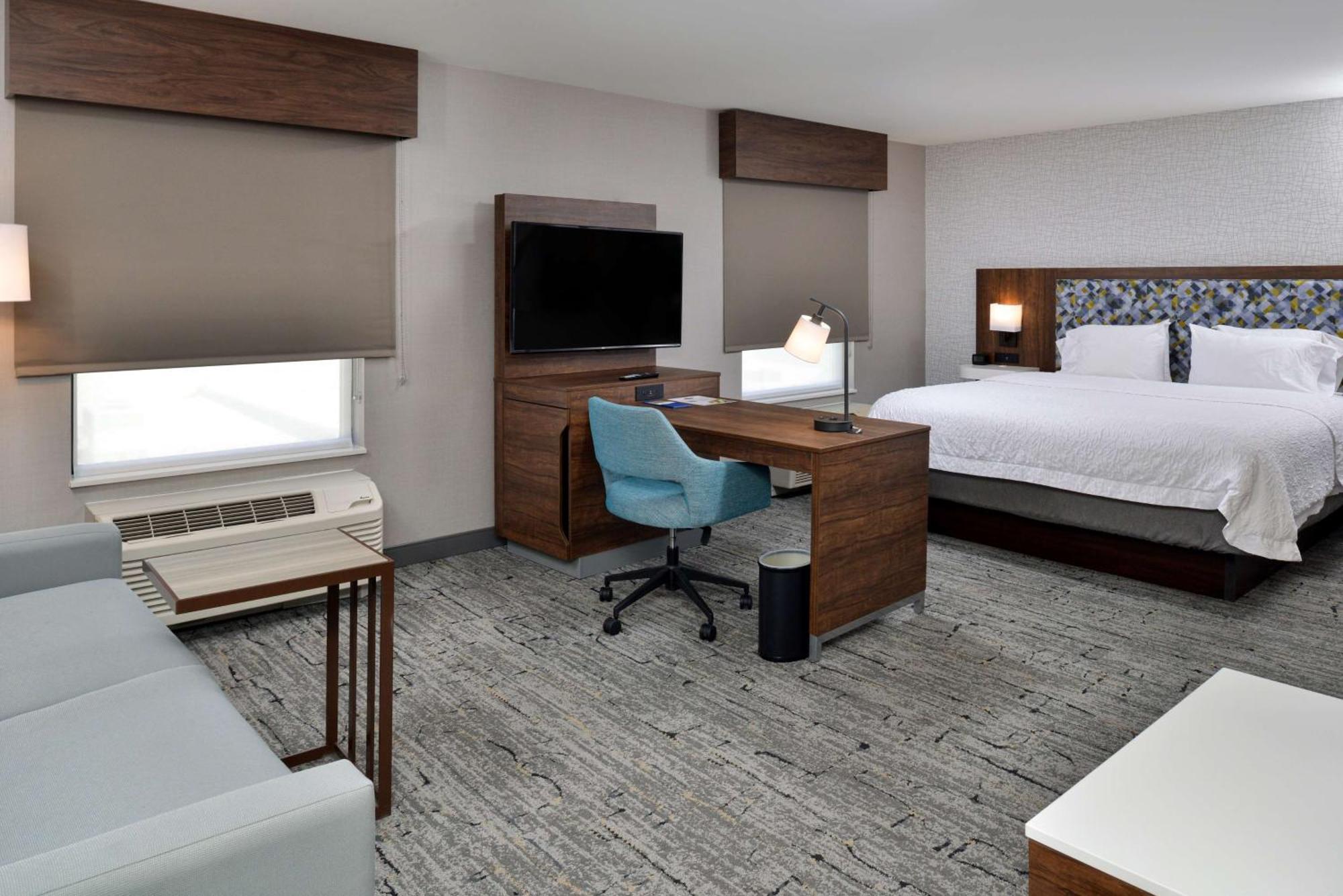 Hampton & Vegas Airport Hotel
