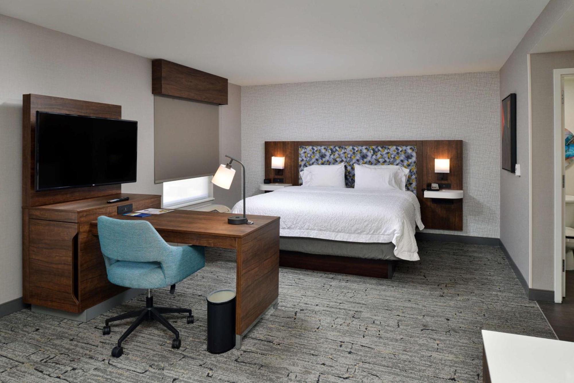 Hampton & Vegas Airport Hotel 3*