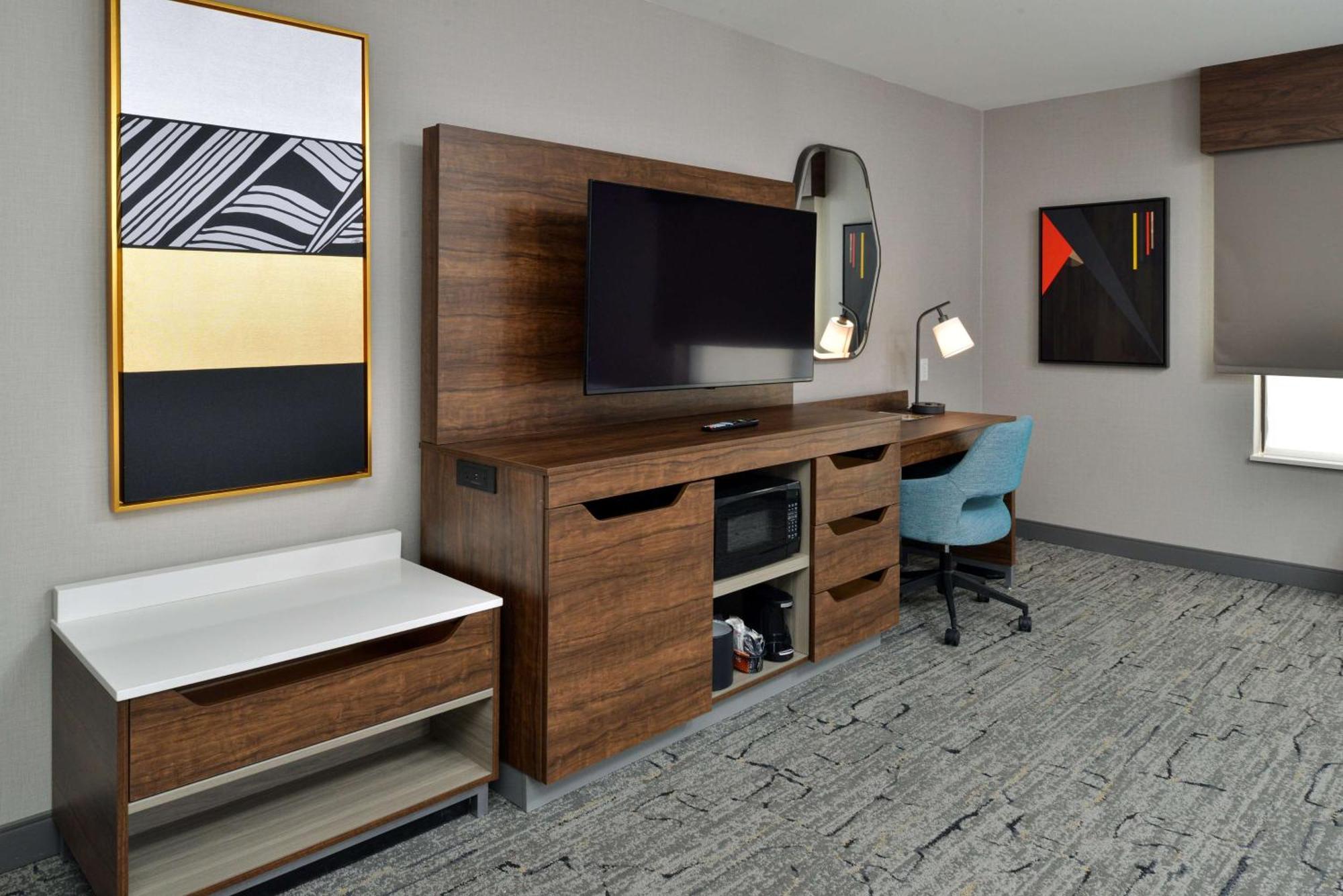 Hampton & Vegas Airport Hotel 3*