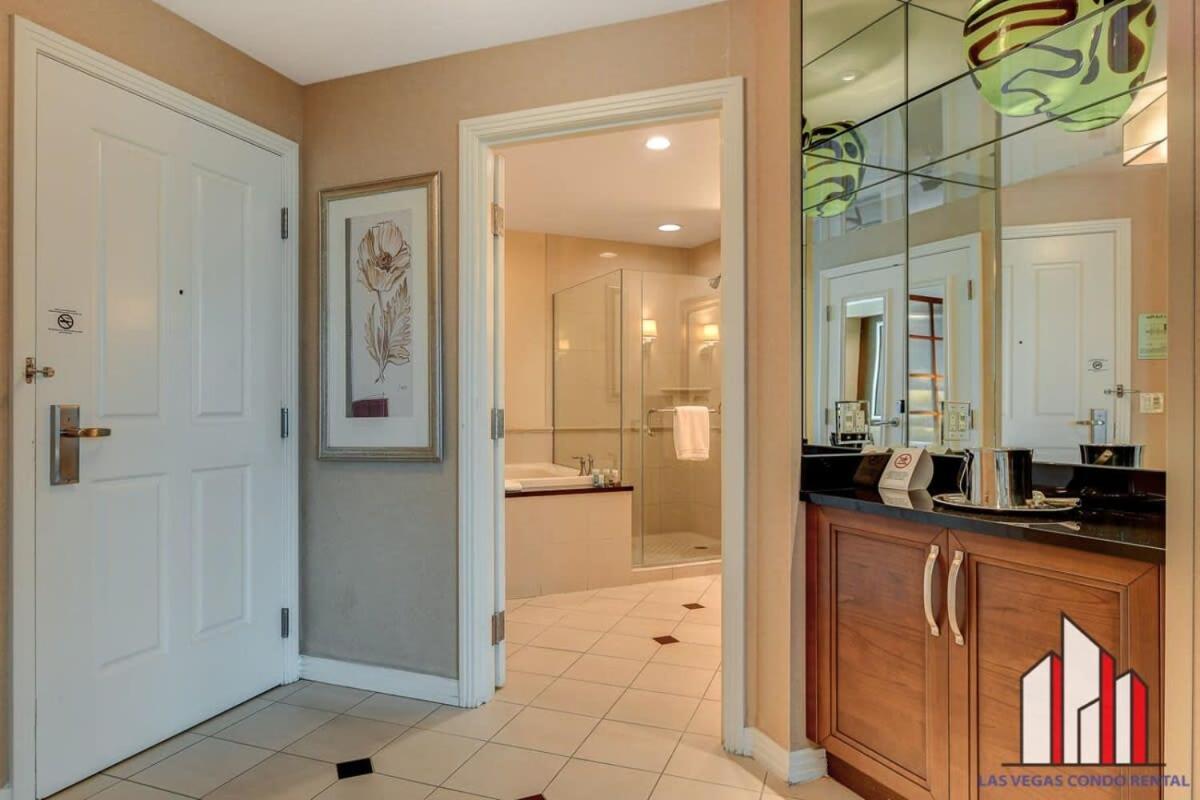 Mgm Signature-24-709 Strip View Jacuzzi Holiday home