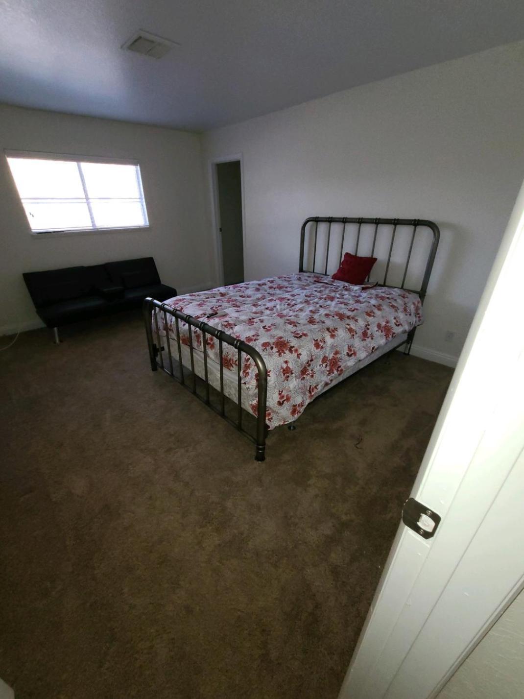 7 Bed Pool House Las Vegas