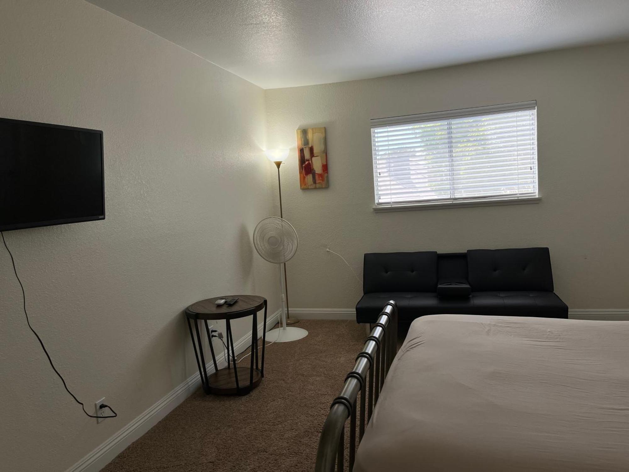 7 Bed Pool House * Las Vegas