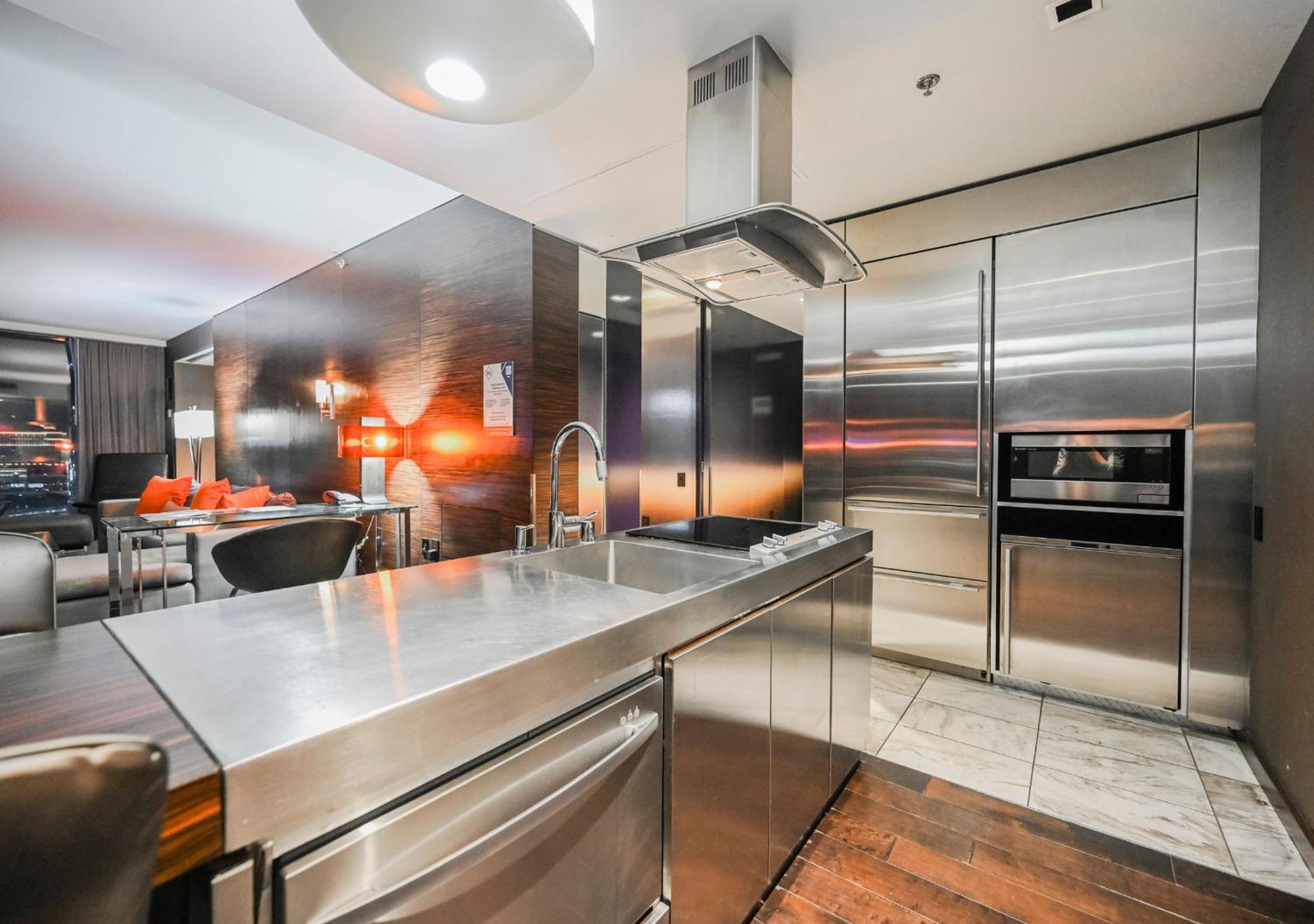 Aparthotel Stripviewsuites Two-bedroom Con-joined Exclusive