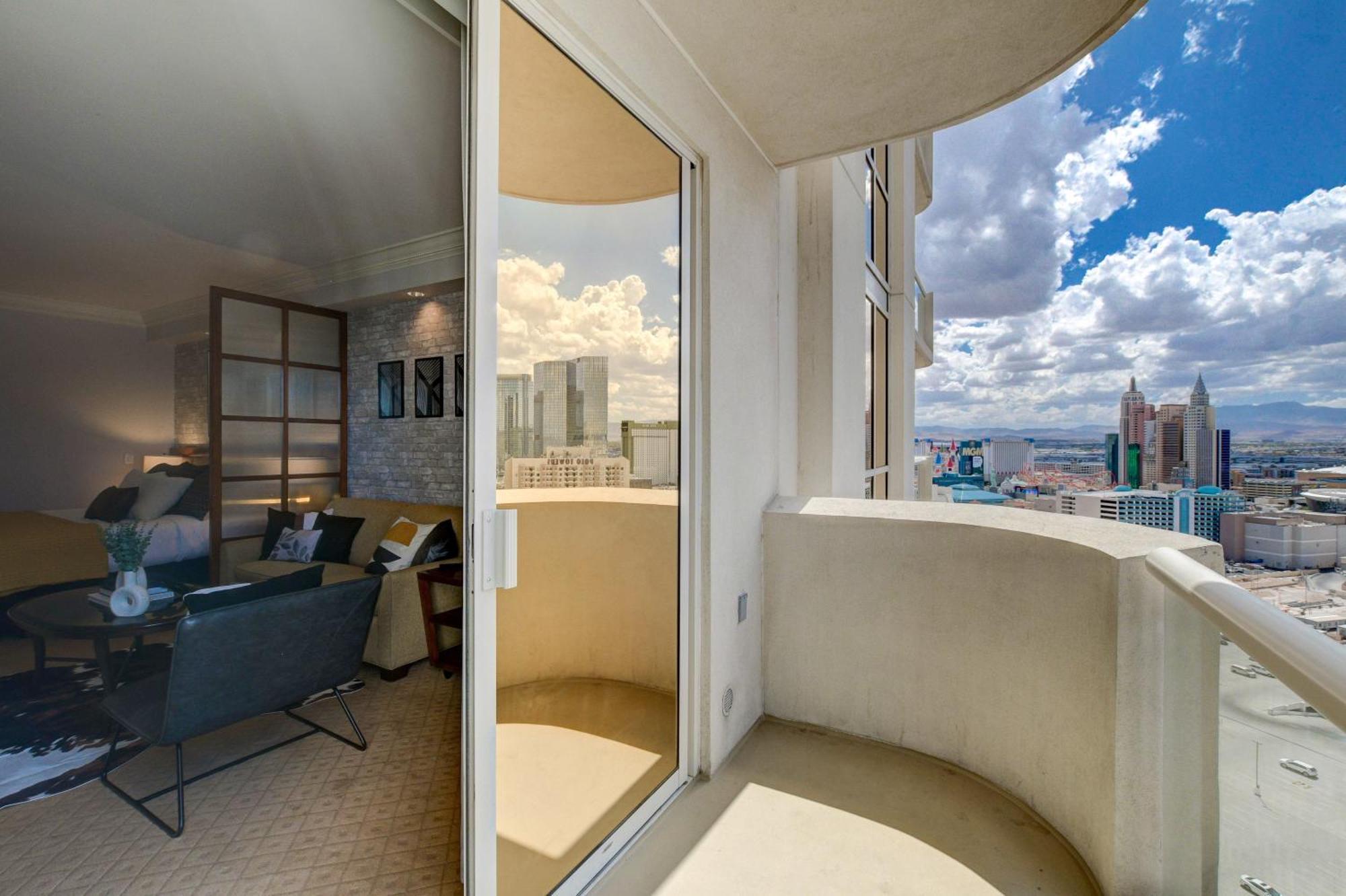 Premium Jr Mgm Signature Balcony Strip View