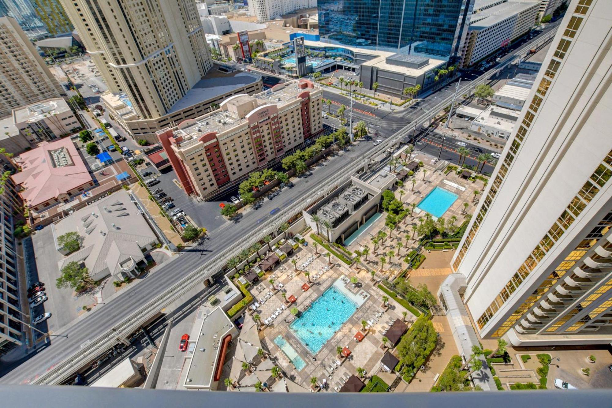 Premium Jr Mgm Signature Balcony Strip View Aparthotel
