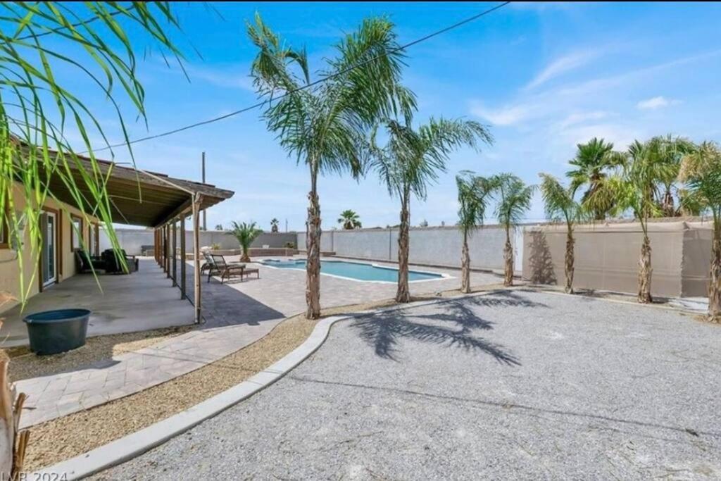 4b House With Pool And Bbq Near Airport And Strip
