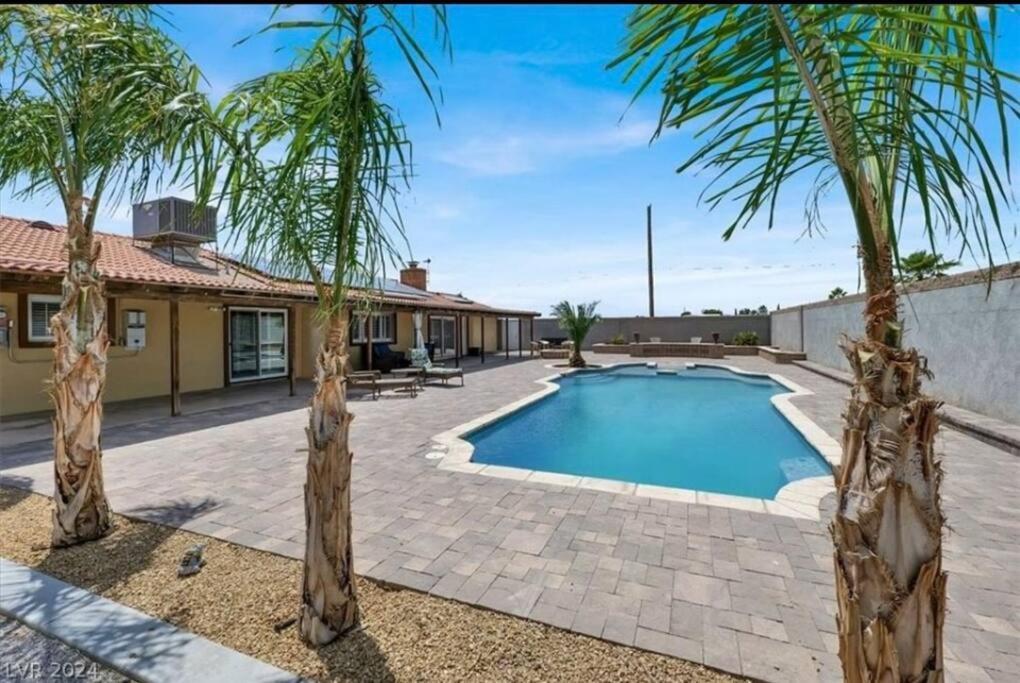 4b House With Pool And Bbq Near Airport And Strip