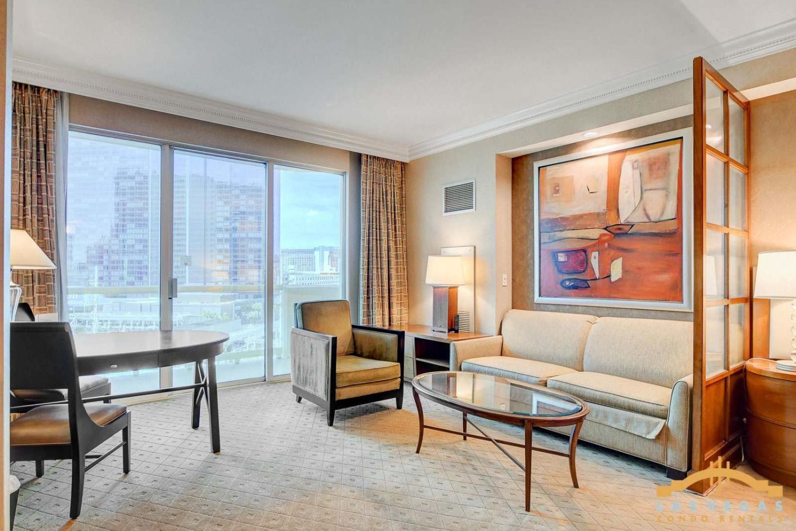 Mgm Signature-07-707 Strip View Balcony