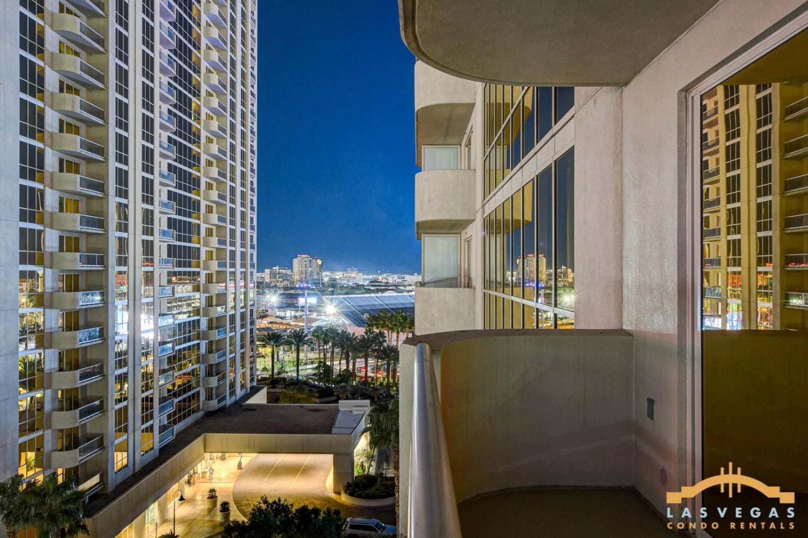 Mgm Signature-07-707 Strip View Balcony Holiday home