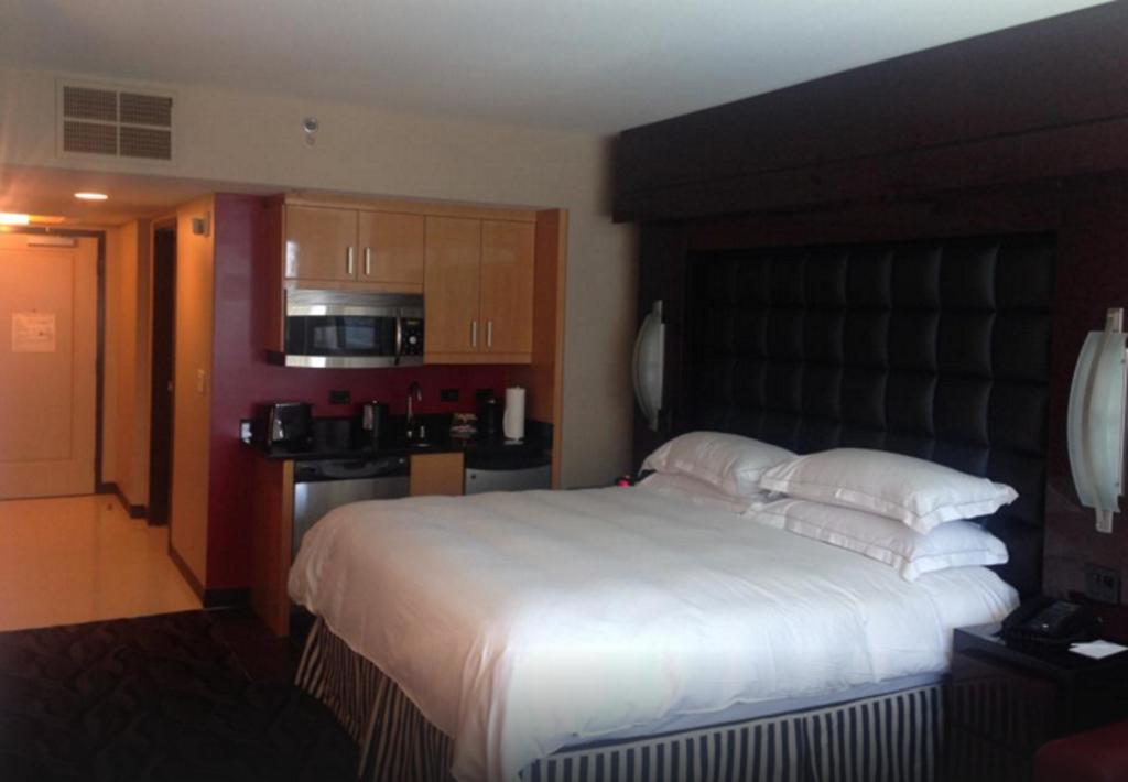At Elara Vegas Center Strip-no Fees *