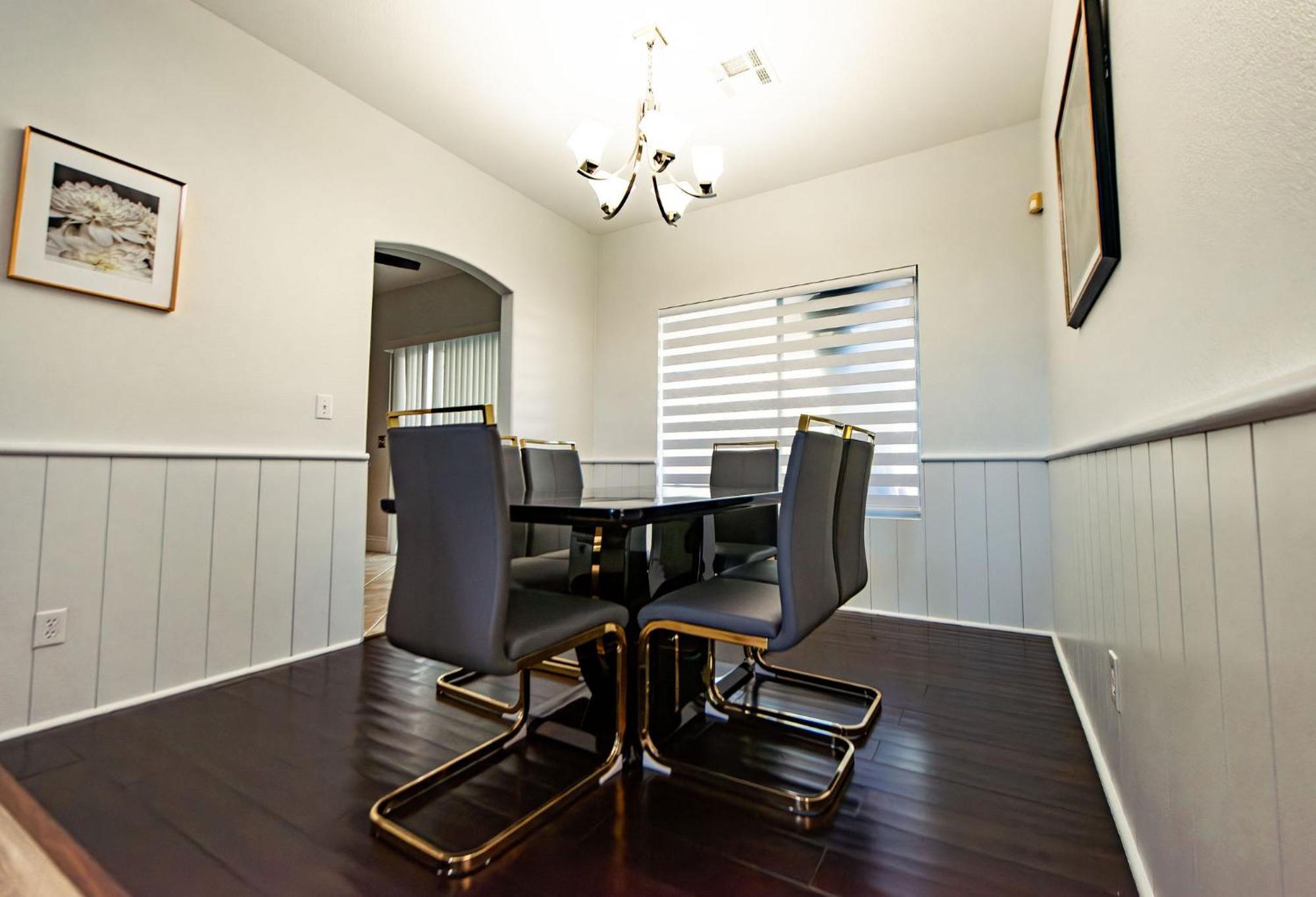 House In Vegas With Heated Pool Holiday home Las Vegas