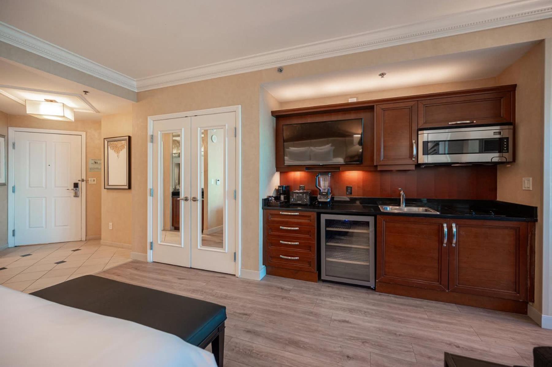 Ferienhaus No Fee Strip View Balcony+ Free Valet+ Pool